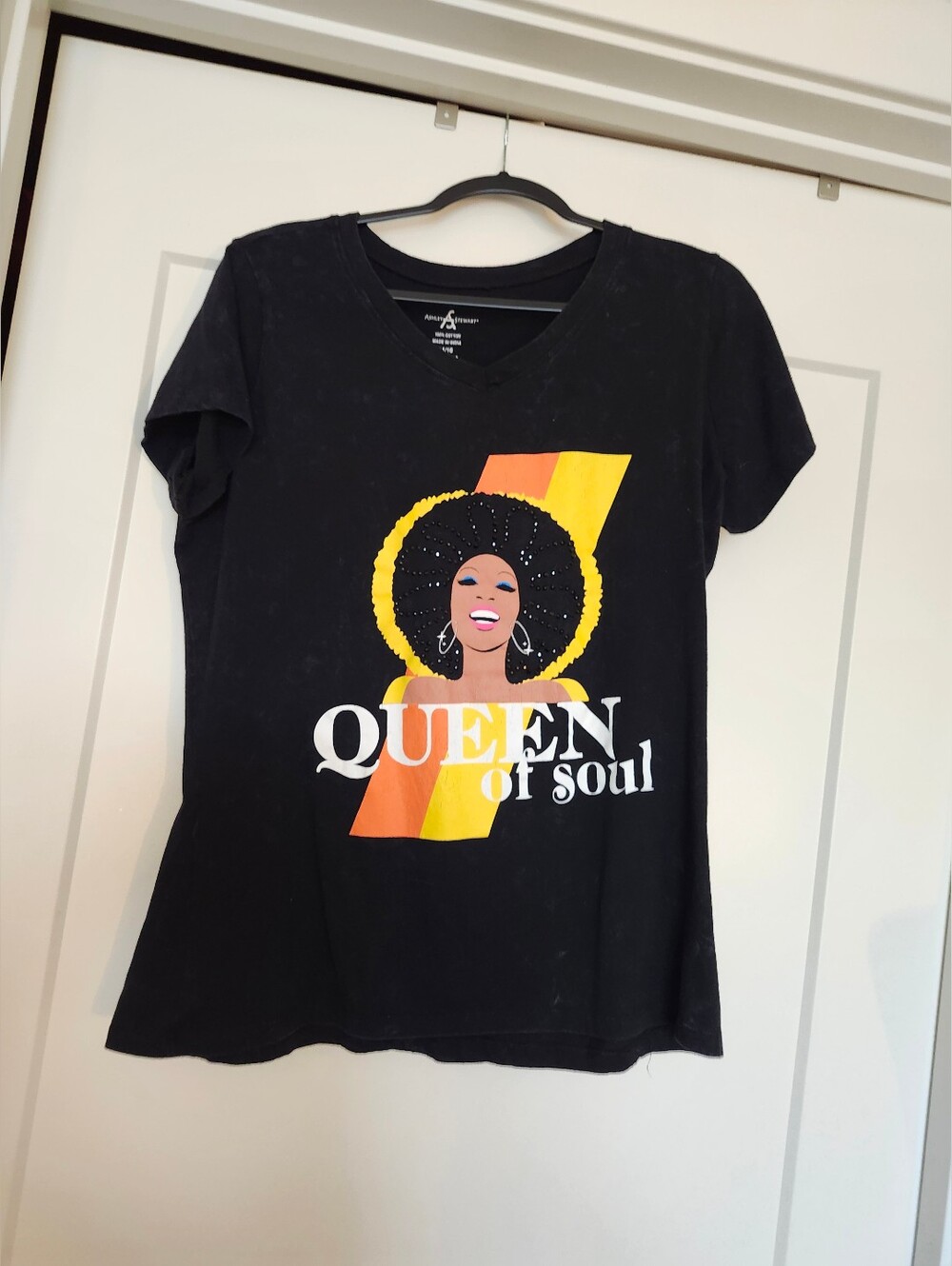 Ashley Stewart Black 'Queen of Soul' Graphic V-Neck Tee (Size 14/16)